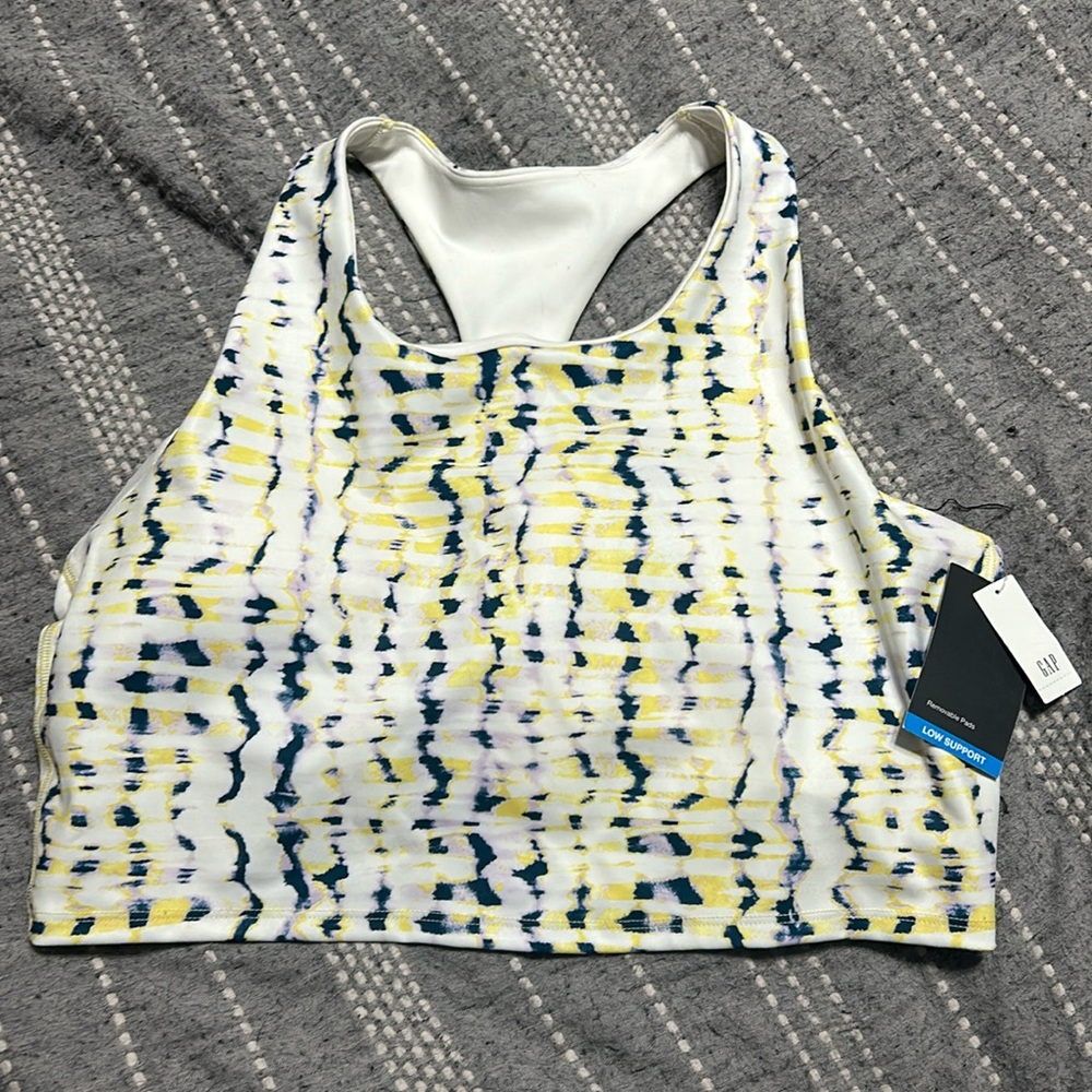 Woman’s Gap sport top